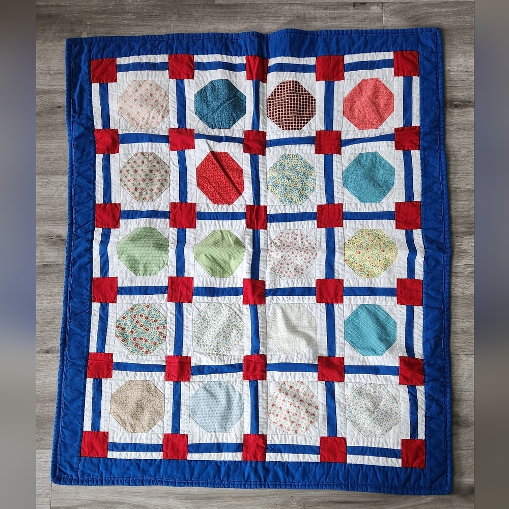 Vintage  HEIRLOOM QUILT Hand Sewn/stitched Abstract Pattern 36"x31"